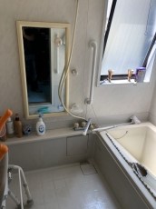 まだまだ綺麗なお風呂ですが、いままでお疲れ様でした!